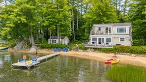 Exterior - Lazy Loon: Cozy lakefront cottage with private beach & dock in Damariscotta (Damariscotta)