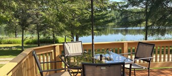 Wonderful cottage on Lake Anne Louise in historic Blaney Park