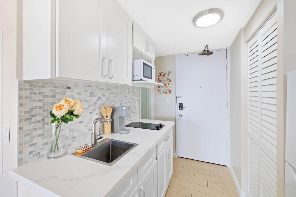 Huoneisto, näköala kanavalle (1 Bedroom) | Yksityinen keittiö | Kahvin-/teenkeitin, jääkaappi, mikroaaltouuni, liesi