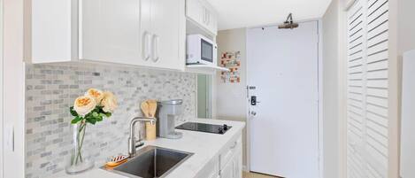 Apartment, Canal View (1 Bedroom) | Private kitchen
