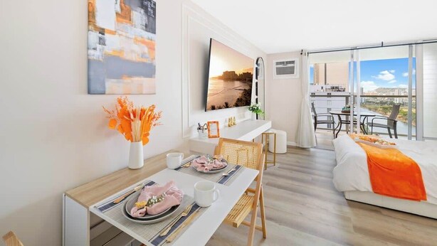 Căn hộ, có thể sử dụng hồ bơi, quang cảnh kênh (1 Bedroom) | Khu vực ăn uống tại phòng