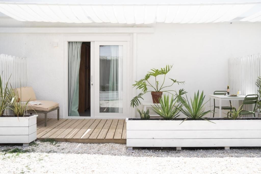 Habitación estándar doble, vistas al jardín | Restaurante al aire libre