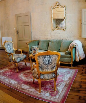 Living area - Boudoir of Wisdom (Périgueux)