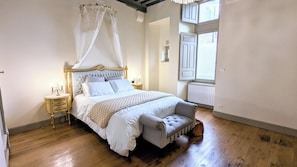 1 chambre, fer et planche à repasser, Wi-Fi, literie fournie
