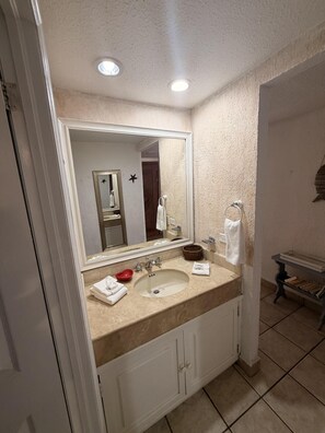 Condo, 1 cama Queen size y sofá cama, patio (Princesa De Peñasco D 105) | Baño