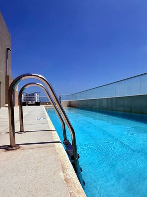 プール