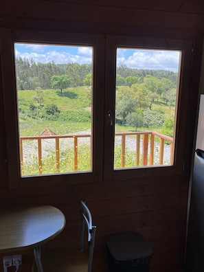 Interior - Chalet 'Valley View' with Shared Pool, Shared Garden and Wi-Fi (Alvorninha)