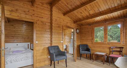 Chalet 'Valley View' with Shared Pool, Shared Garden and Wi-Fi