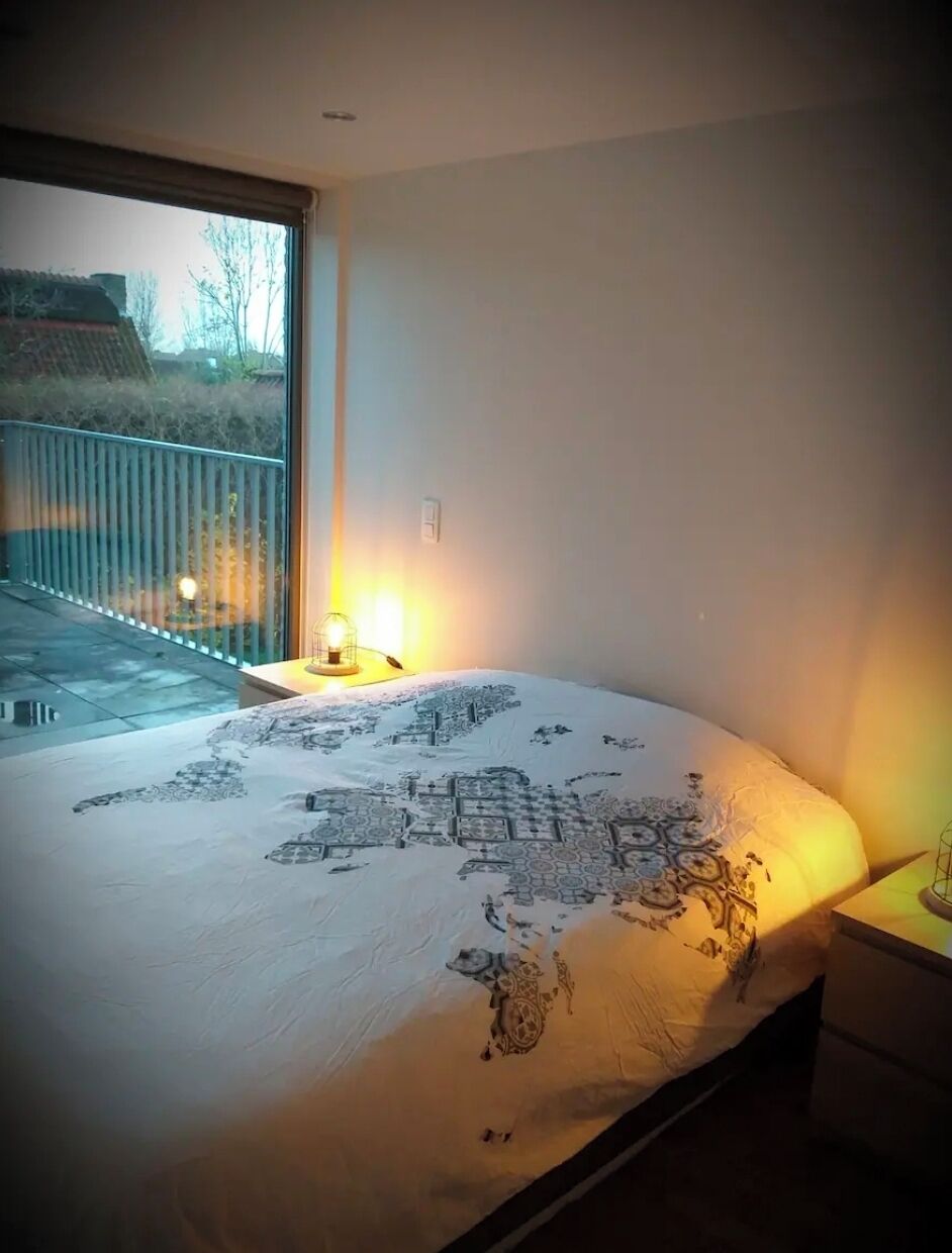 3 slaapkamers, een strijkplank/strijkijzer, wifi