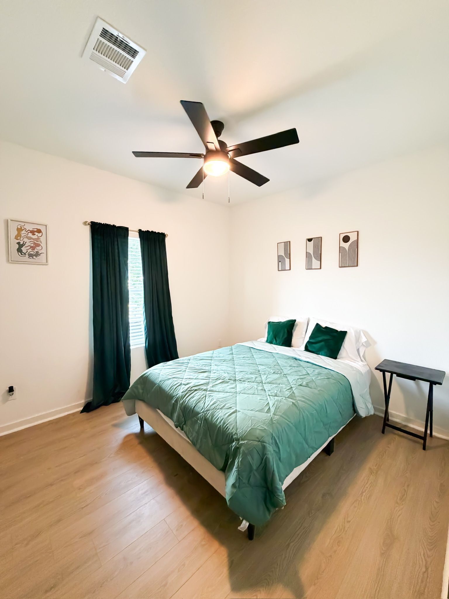 3 bedrooms, WiFi, bed sheets
