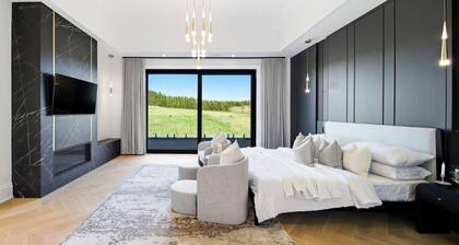 The King Estate | Resort-Style Luxury Escape