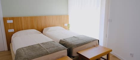 2 bedrooms, iron/ironing board, travel crib, WiFi (free)