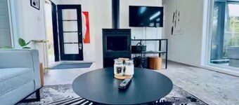 New Luxury Lakefront Chalet | Hot Tub | Nature Escape | Pet Friendly