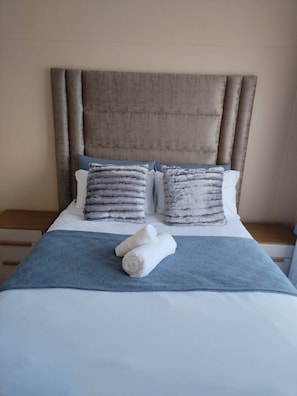 2 bedrooms - Menlyn Lux Suites Where Comfort Meets Luxury (Pretoria)