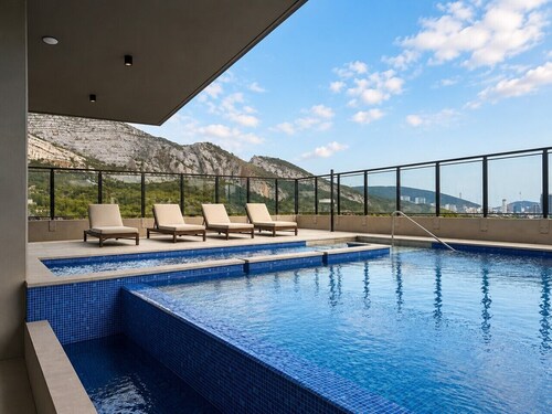 ¡Luxury in SPGG! 1 King & 2 Twin Bed 5ppl Pool Gym