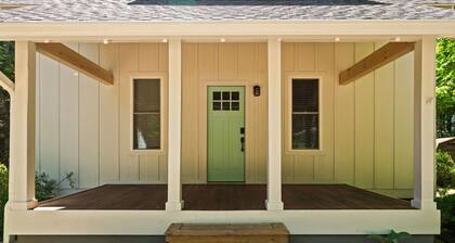 Blue Bell Cottage on Lake Leelanau