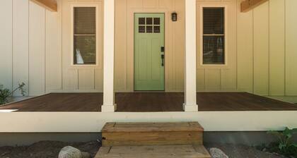 Blue Bell Cottage on Lake Leelanau