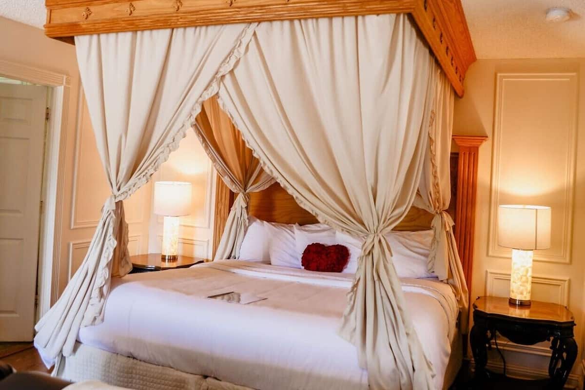 Deluxe Studio Suite, Non Smoking, Balcony | Soundproofing, iron/ironing board, WiFi (free)