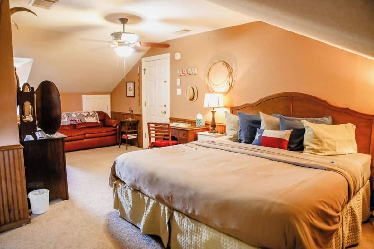 Double Room, Non Smoking | Soundproofing, iron/ironing board, WiFi (free)
