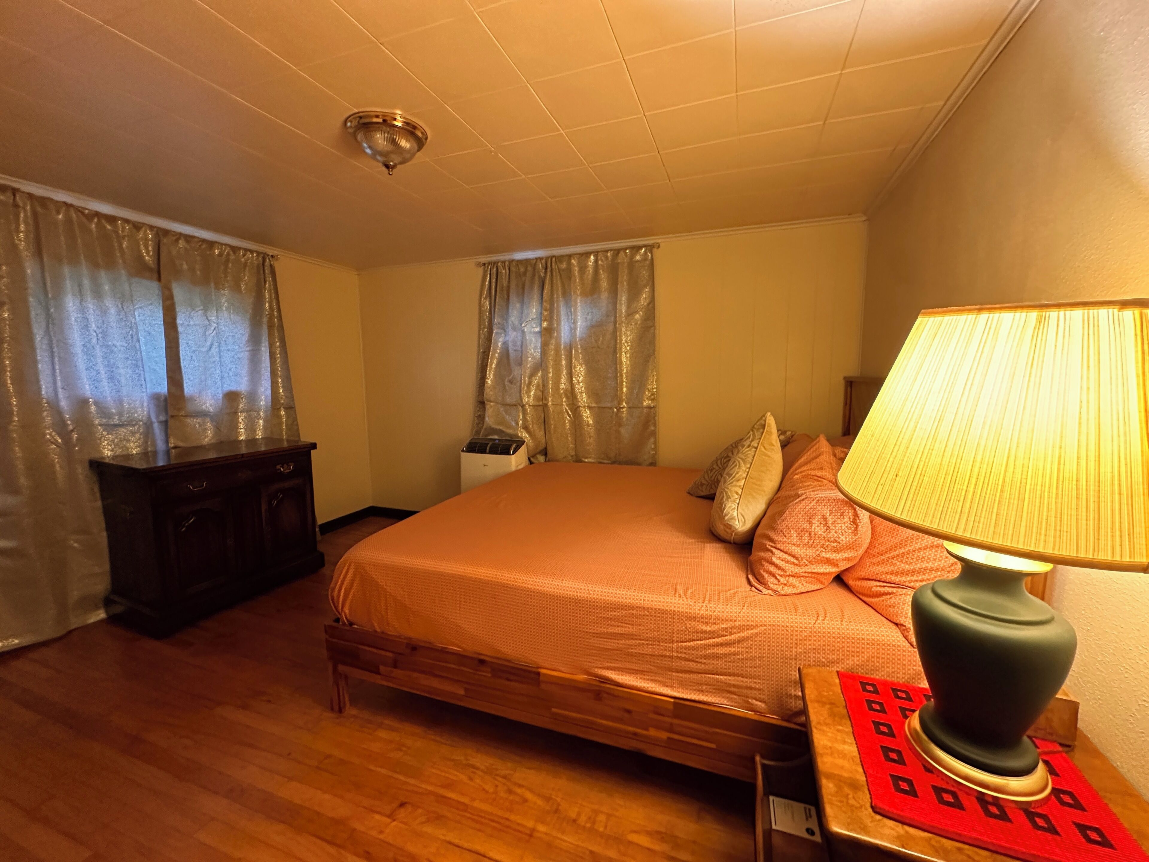 2 bedrooms, WiFi (free), bed sheets