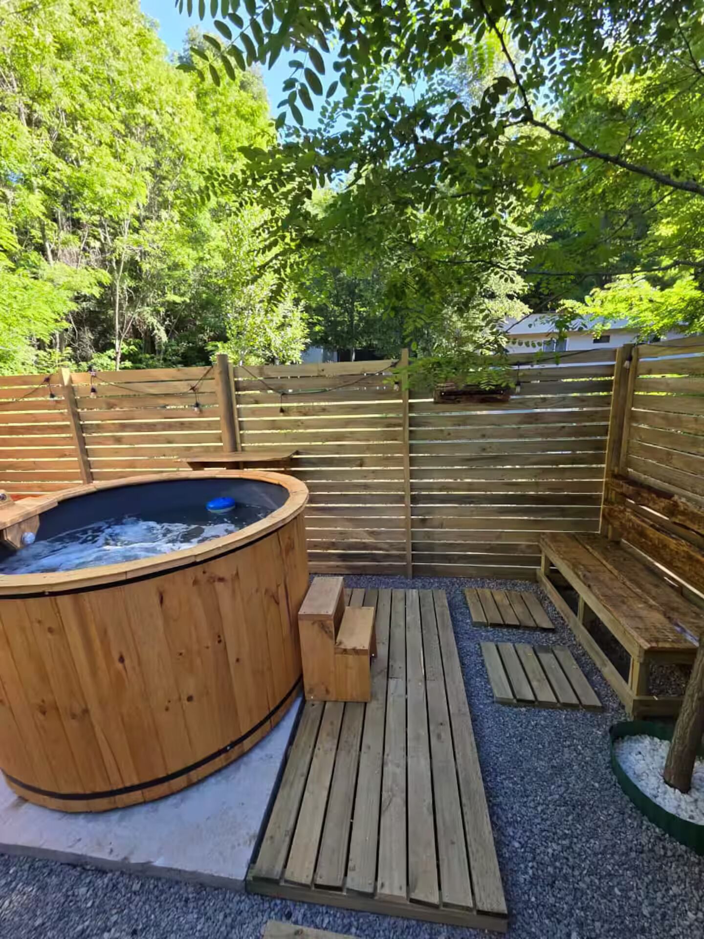 Outdoor spa tub