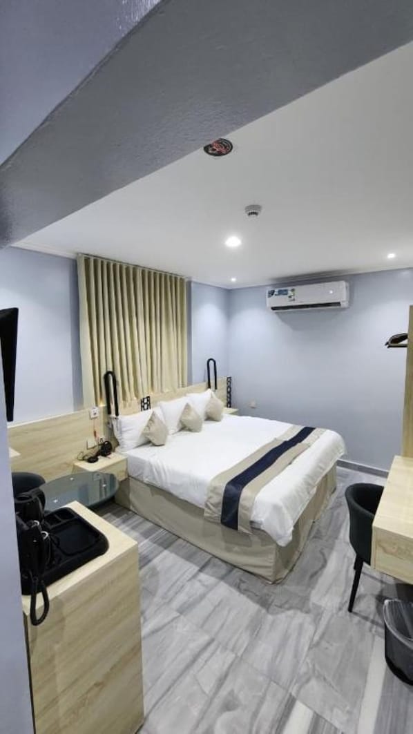 Deluxe Double Room | Premium bedding, minibar, laptop workspace, free WiFi