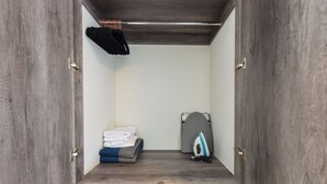 Unclassified image, 5 of 37, button - ¡Luxury in Centro! Parking, Gym - 3 people (Monterrey)