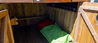 Red Squirrel Lodge - hot tub in Cairngorms