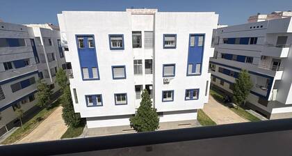 5-minute drive from the beach; AC, free Wi-Fi, parking