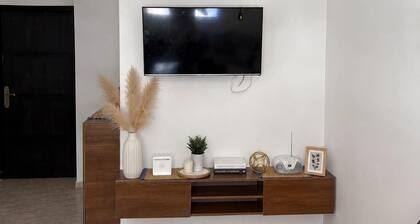 5-minute drive from the beach; AC, free Wi-Fi, parking