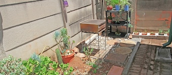 JSA Studio is a self catering flatlet situated in Verwoerdpark, Alberton.
