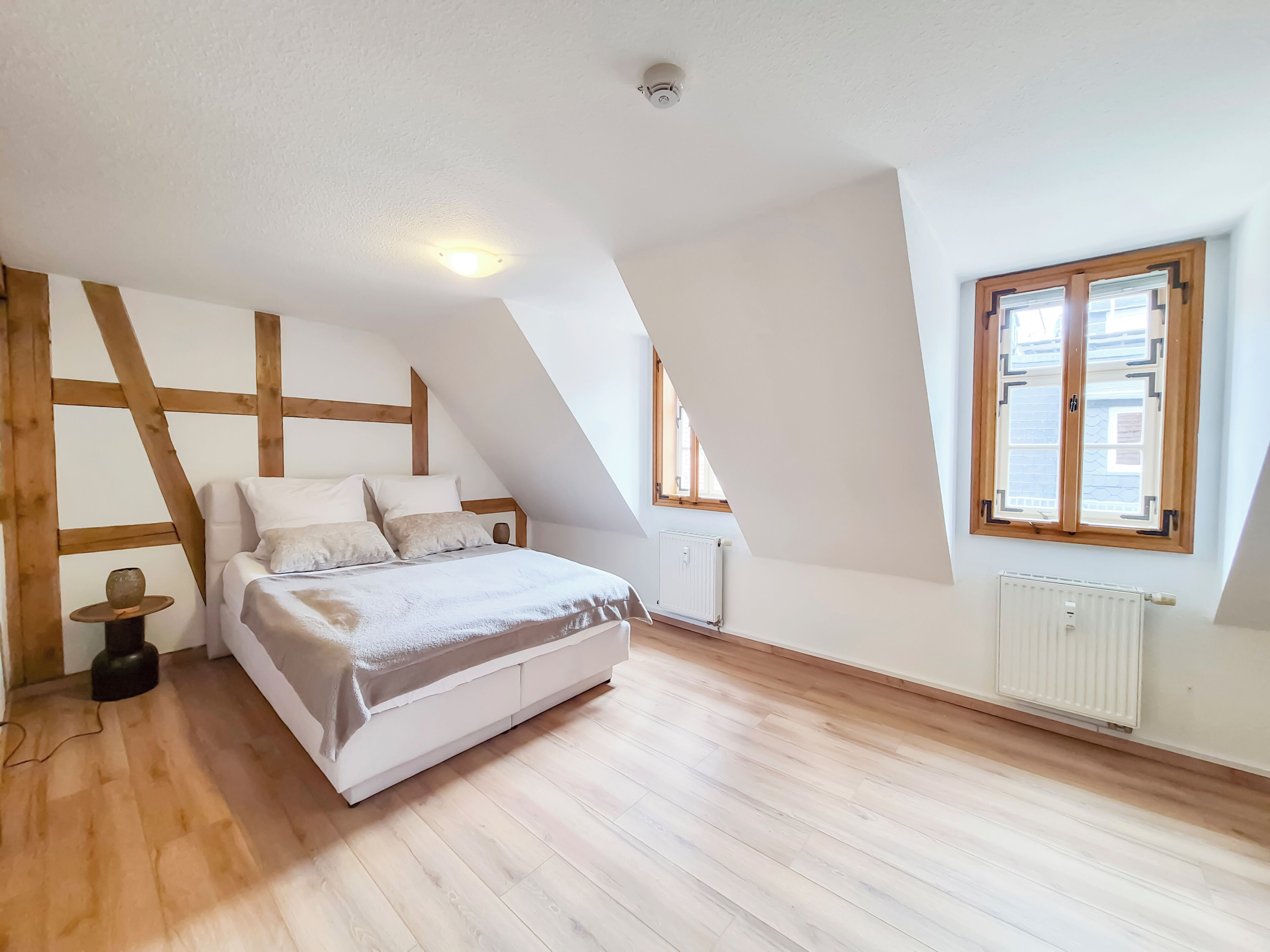 1 dormitorio, escritorio, wifi gratis y ropa de cama