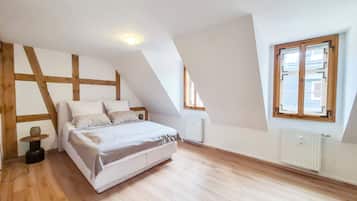 1 bedroom, desk, WiFi (free), bed sheets