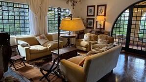 บ้านพัก | 6 ห้องนอน