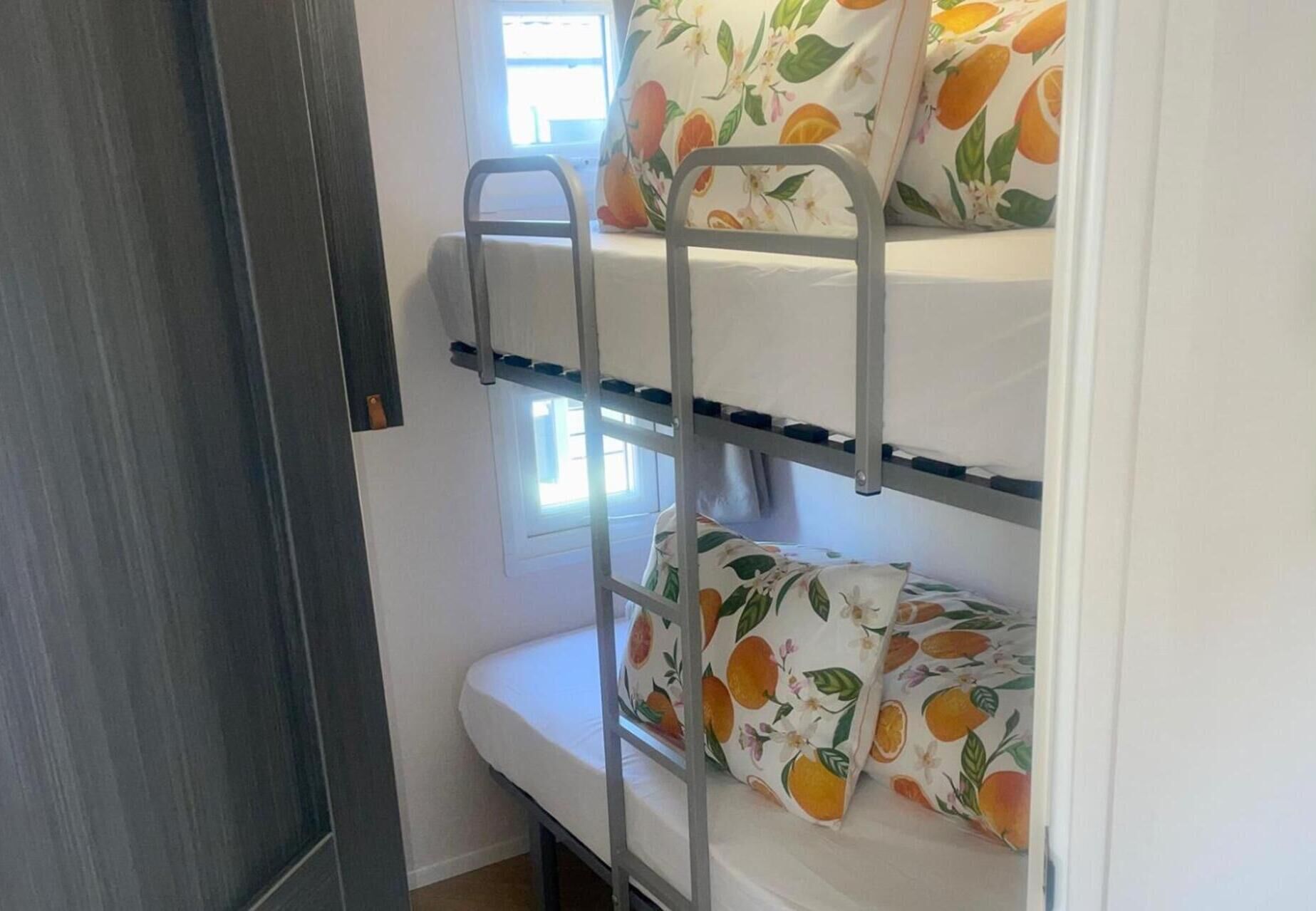1 bedroom, WiFi (free), bed sheets