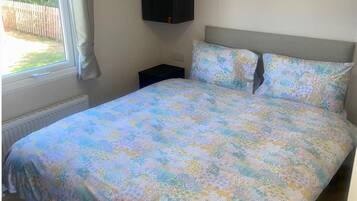 1 bedroom, WiFi (free), bed sheets