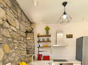 Villa (Four Bedroom Villa with Panoramic Vie) | Cocina privada | Refrigerador