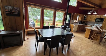 Quiet Northwoods Retreat - Sunset & Lake Views, King Suite, Laundry, Fast Wi-Fi
