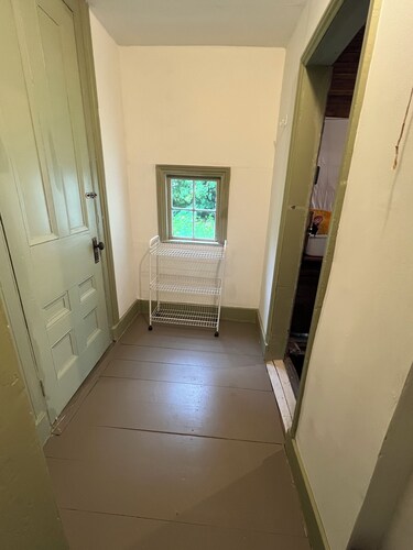 Spacious 3-bedroom in a charming historical house walking distance to downtown