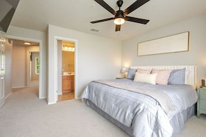 Free WiFi, bed sheets - Cozy 2-bedroom condo in soothing Lubbock with AC, walking distance to TTU campus (Lubbock)
