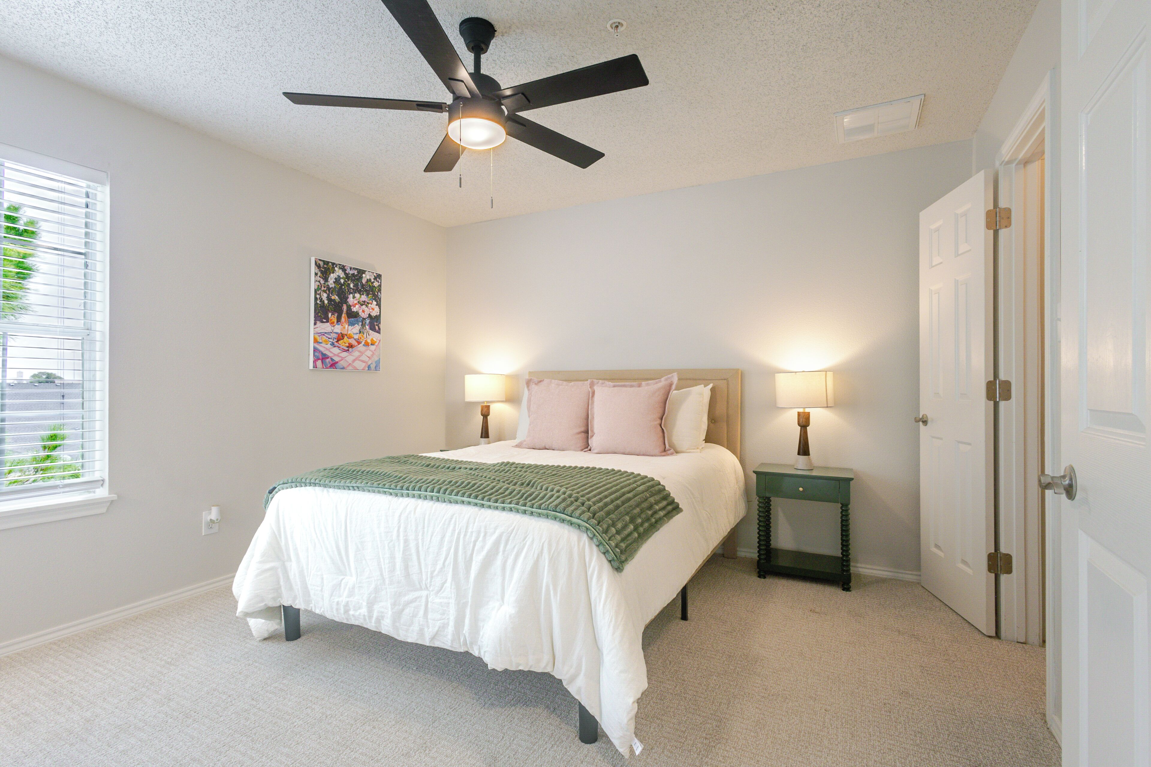 2 bedrooms, WiFi (free), bed sheets