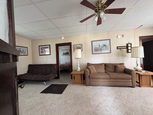 Broadway Retreat. It has old fashion charm. Within 5 minute walk of everything.