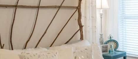 Winter Whisper - Luxury Suite, Mountain View | Iron/ironing board (on request), WiFi (free)