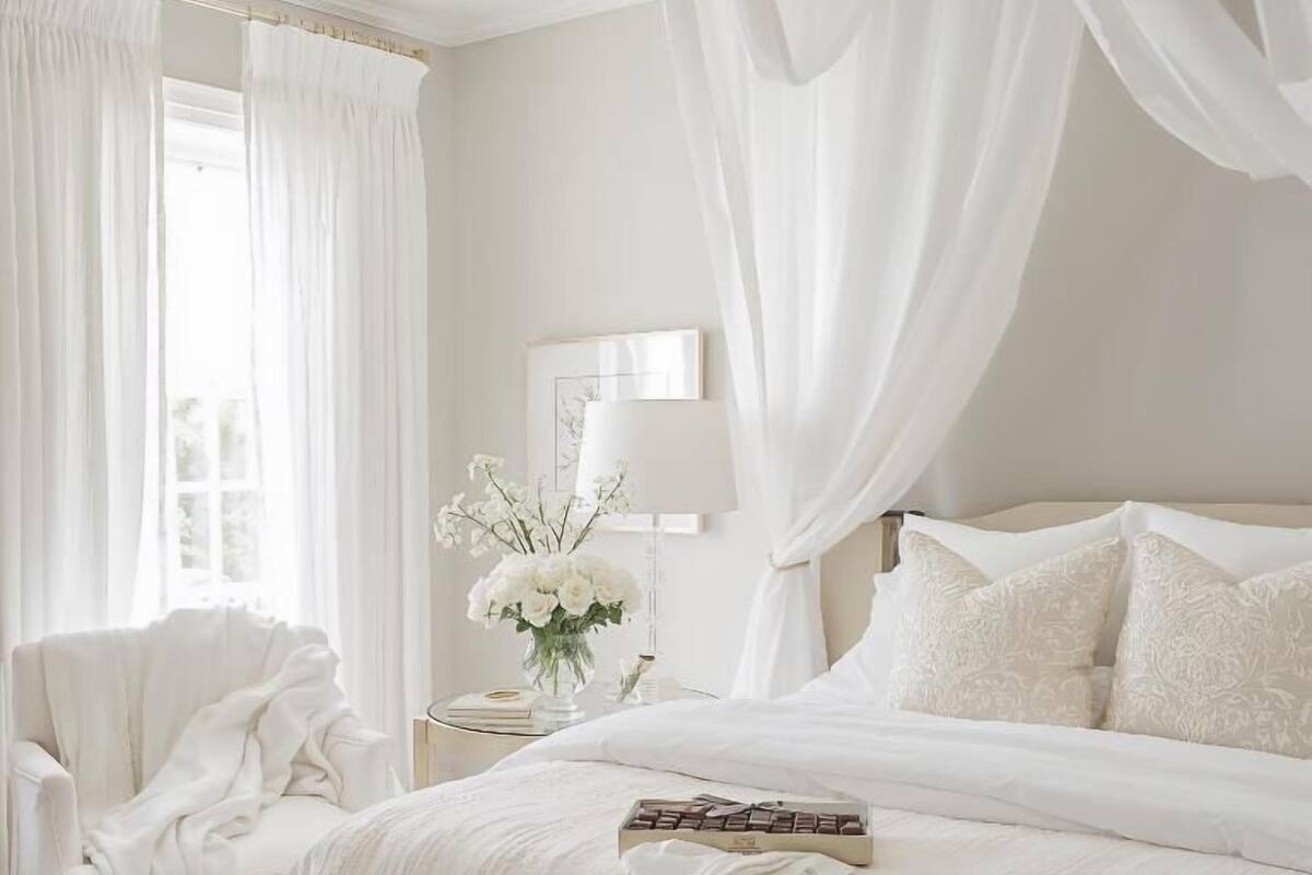 Winter Whisper - Luxury Suite, Mountain View | Iron/ironing board (on request), WiFi (free)