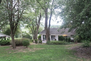 Sapphire Secret Deluxe Double Room, Garden View | Mountain view - Sunday Morning at Savannahs (New Windsor)