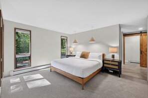 Room - Elegant 5BR Bridal Trails Retreat Near DT Bellevue (Bellevue)
