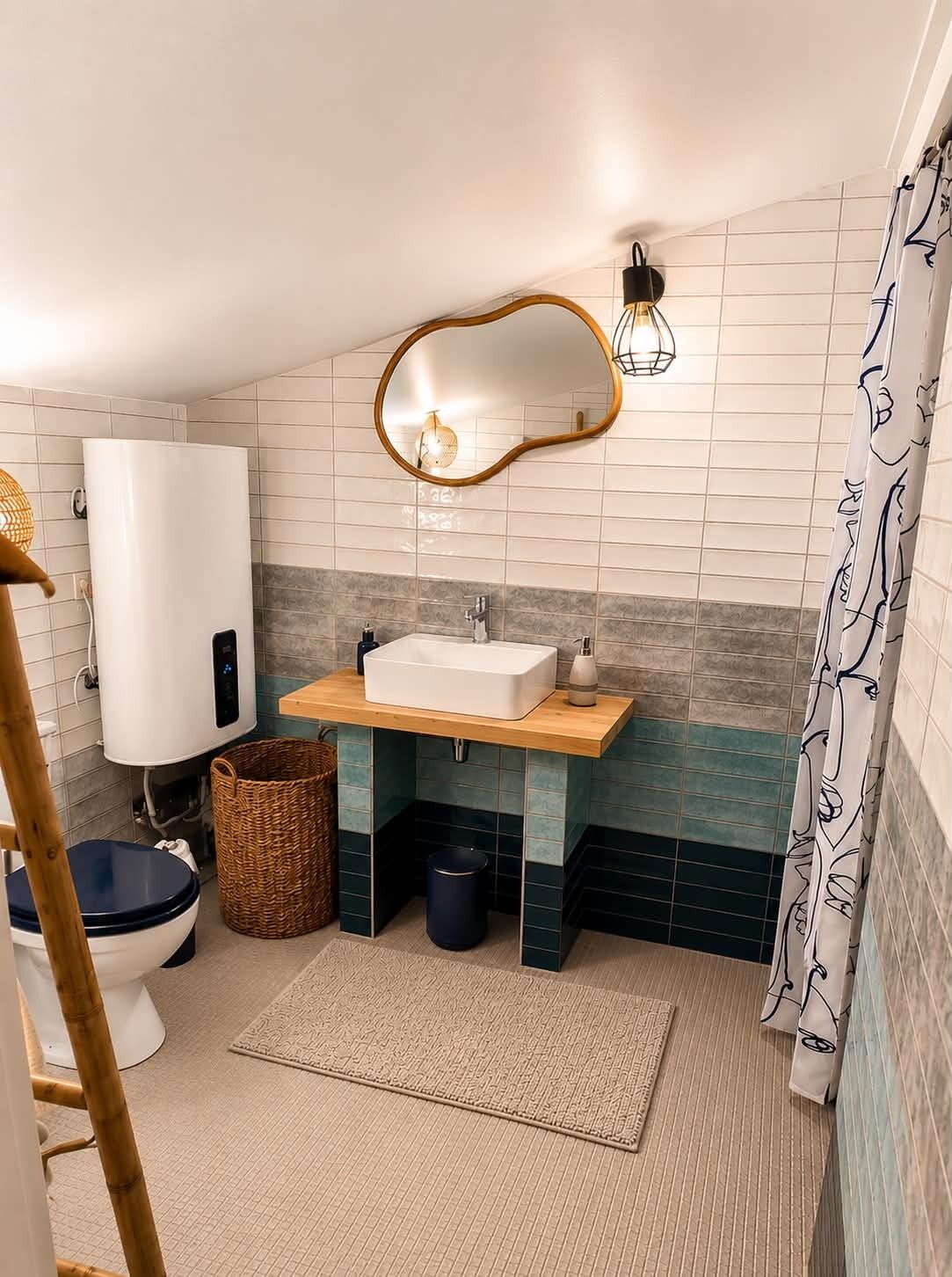 Shower, towels, soap, toilet paper