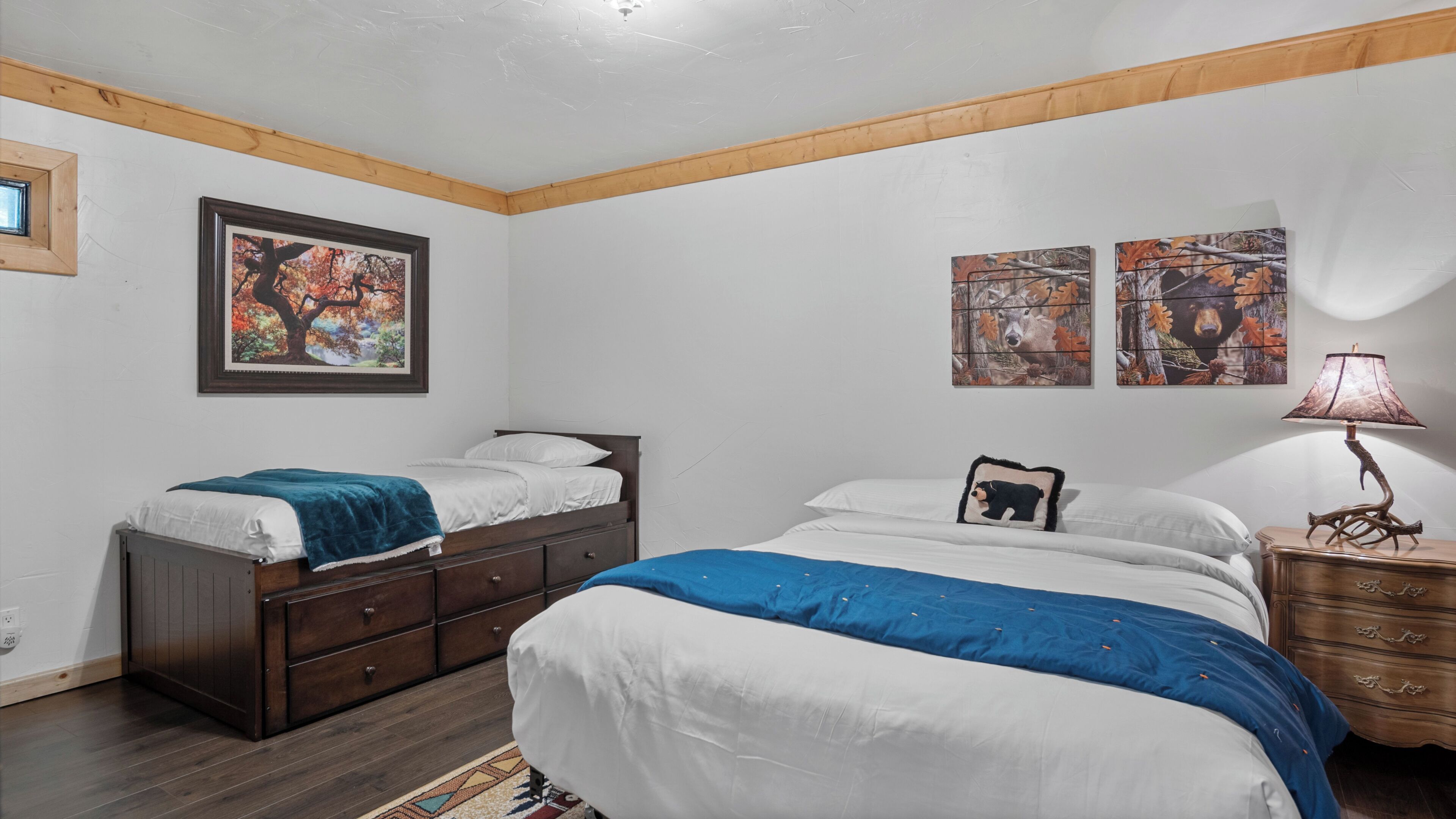 3 Schlafzimmer, Schreibtisch, Bügeleisen/Bügelbrett, Reisekinderbett