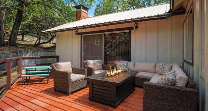 The Family Nest – Cozy Sequoia Cabin with Hot Tub & Game Room