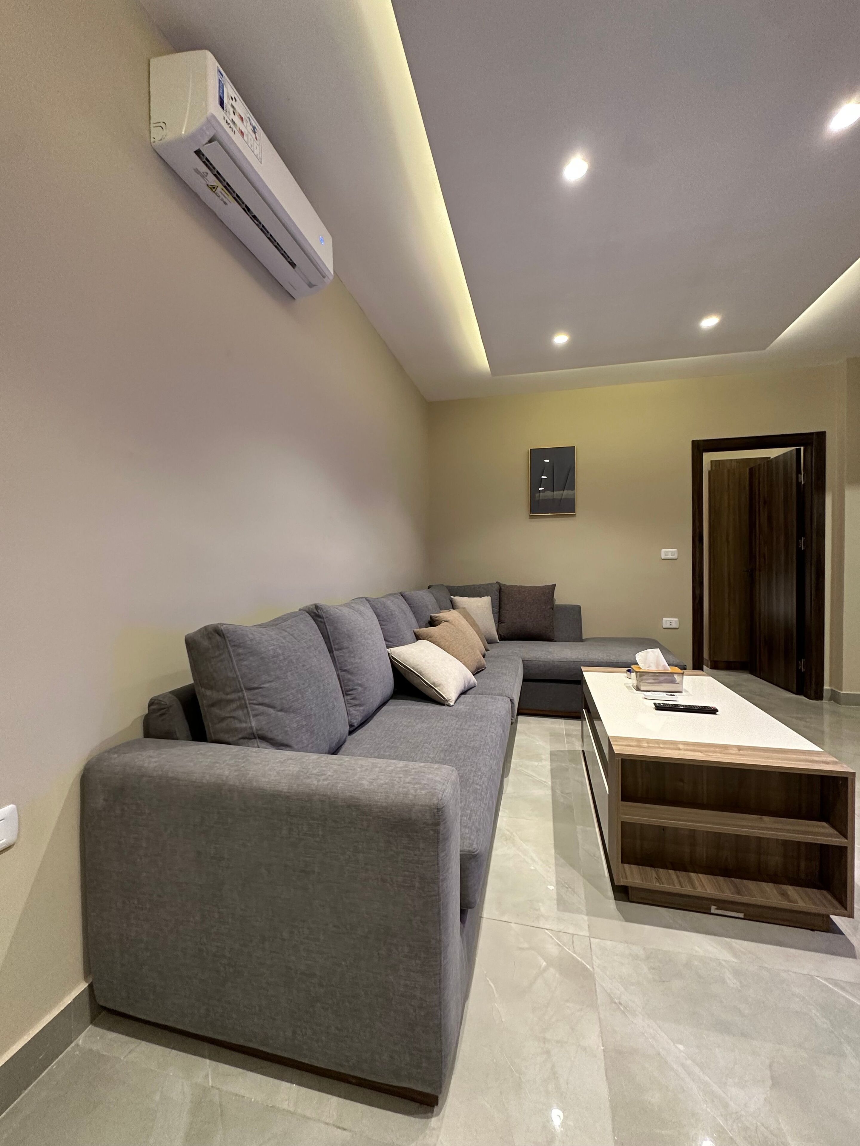 Apartment, 2 Bedrooms, Accessible, Smoking | Living room